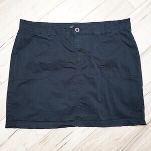 Lee Regular Fit Mid Rise Black Skort Built-In Shorts Cargo Pockets Casual 16M